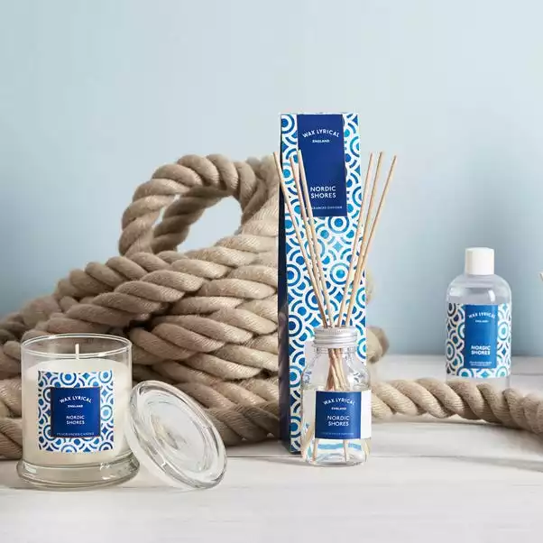 Wax Lyrical Nordic Shores Reed Diffuser 2 Wax Lyrical Nordic Shores Reed Diffuser - Image 2