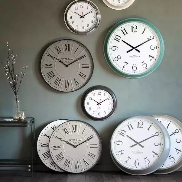 Cedar & Sage Kirby Clock Light Grey 52cm 2 Cedar & Sage Kirby Clock Light Grey 52cm - Image 2