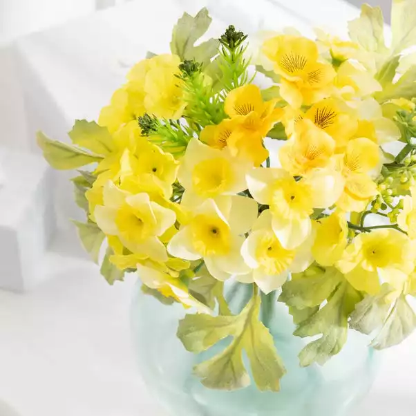 Dunelm Primula And Narcissi Bundle Yellow 30cm 2 Dunelm Primula And Narcissi Bundle Yellow 30cm - Image 2