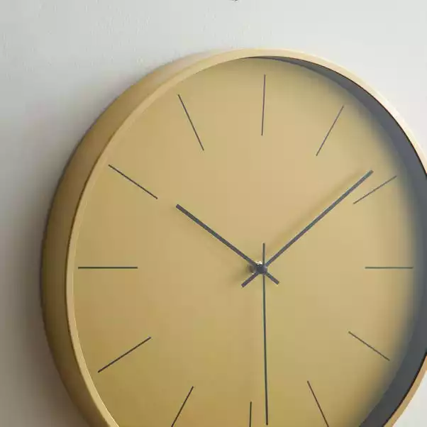 Dunelm Aluminium Gold 40cm Silent Clock 2 Dunelm Aluminium Gold 40cm Silent Clock - Image 2