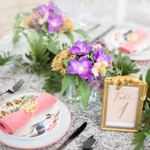Dunelm Wild Flower Arrangement In Glass Cube 2 Dunelm Wild Flower Arrangement In Glass Cube - Image 2