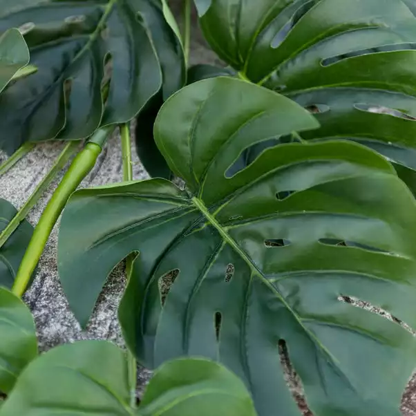 Dunelm Monstera Green Garland 3 Dunelm Monstera Green Garland - Image 3