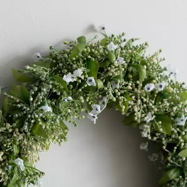 Dunelm Gypsophila Cream Wreath 35cm 2 Dunelm Gypsophila Cream Wreath 35cm - Image 2