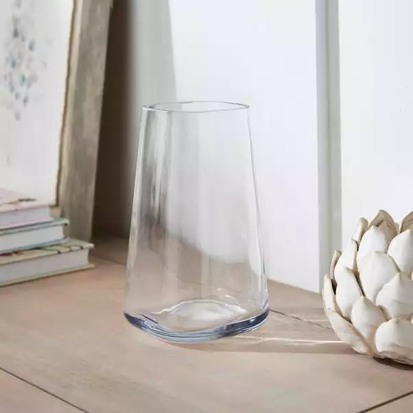 Dunelm Rounded Corner Tank Vase 2 Dunelm Rounded Corner Tank Vase - Image 2