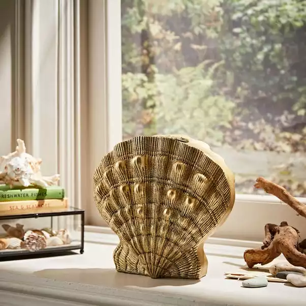 Natural History Museum Resin Shell Vase 2 Natural History Museum Resin Shell Vase - Image 2